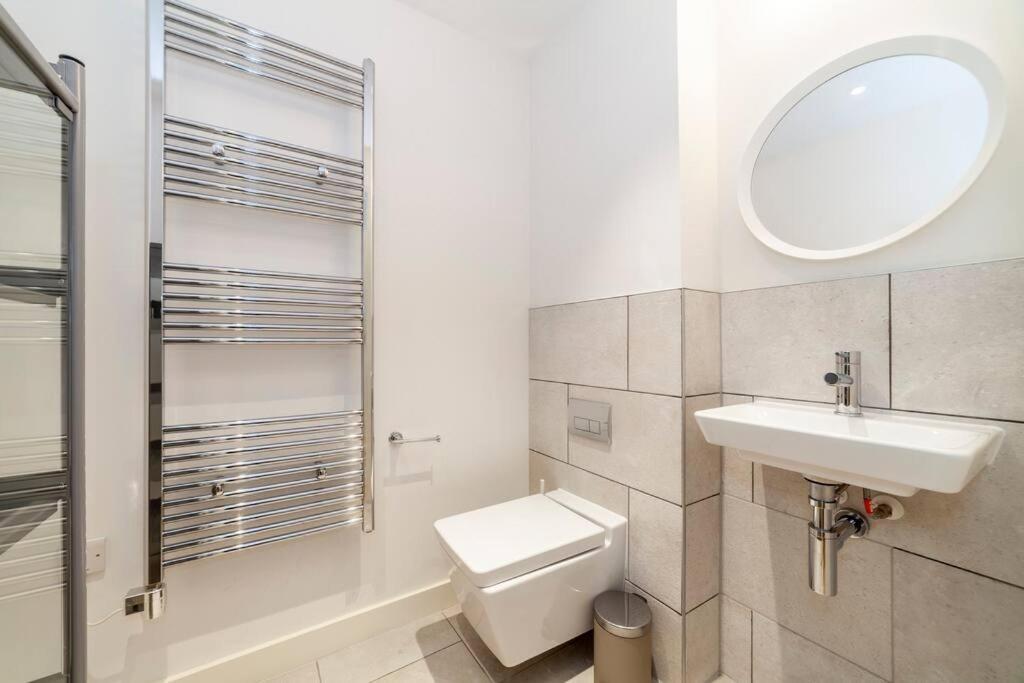 Stunning New 3 Bdr Duplex Wbalcony, East London Londres Exterior foto