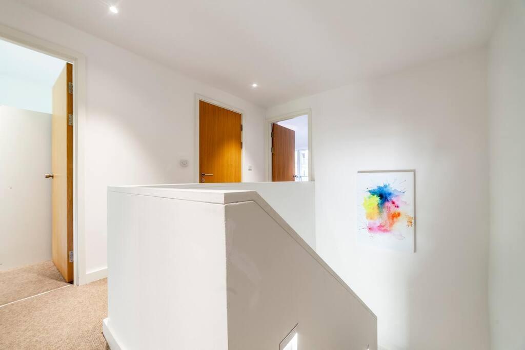 Stunning New 3 Bdr Duplex Wbalcony, East London Londres Exterior foto